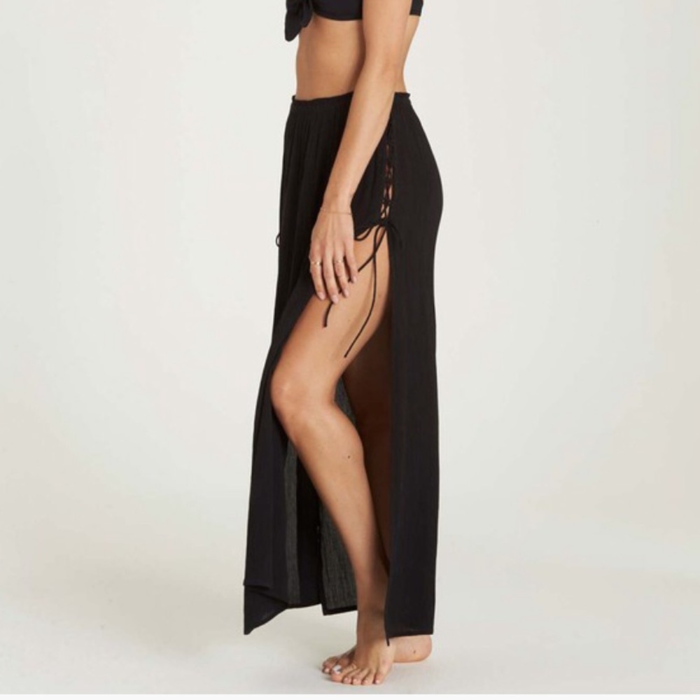 ***NWT BILLABONG SPLIT HEART COVERUP S***
